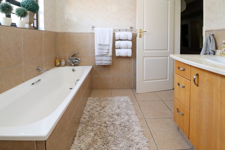 3 Bedroom Property for Sale in Wilkoppies North West